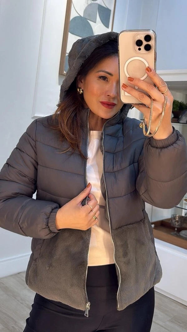 Jaqueta Nylon Capuz Removível Hellen Gola E Barrado Teddy