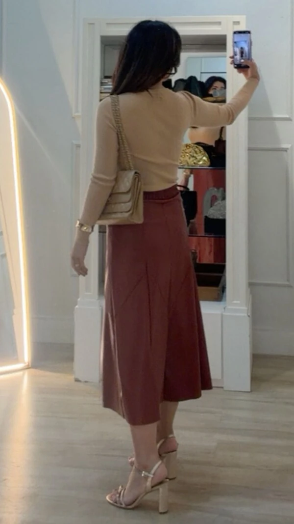 Blusa Tricot Canelado Joyce Recorte Vazado Em V No Busto