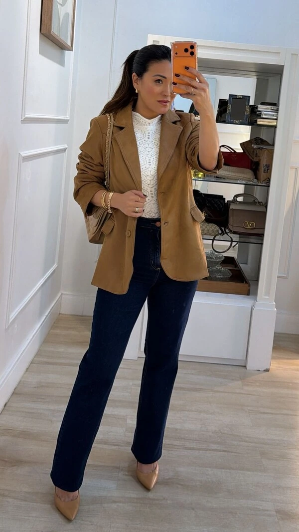 Casaco Suede Liz Com Bolsos Frontais e Botões Nos Punhos