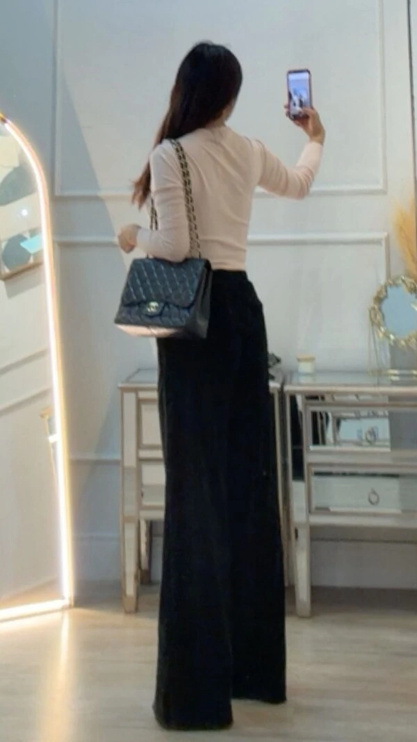 Calça Pantalona Veludo Melissa Botão Forrado