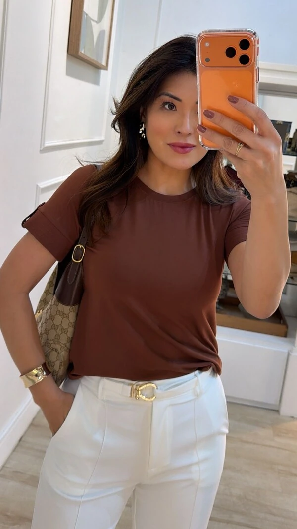 Blusa De Malha Yasmin Detalhe Punhos Largos Pespontados Com Martingalê