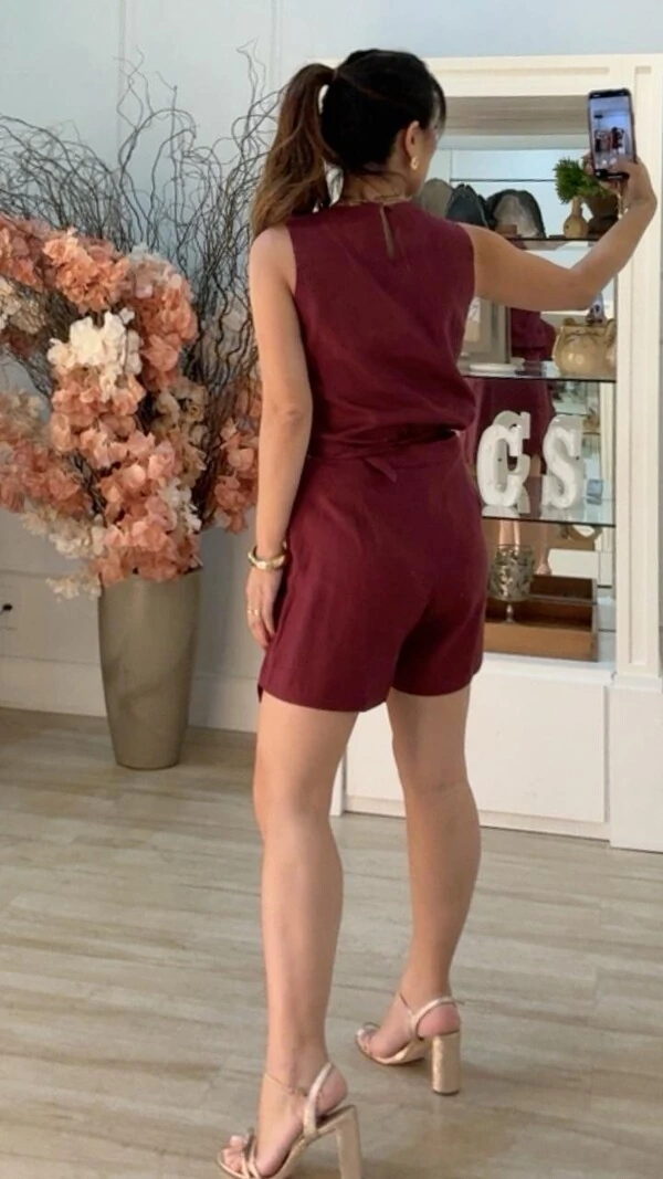 Blusa Regata Cavada Linho Priscila Barrado Arredondado