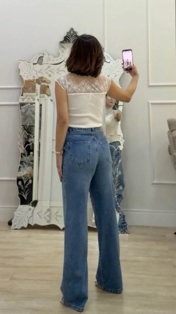 Blusa Elza Gola E Mangas Em Tule