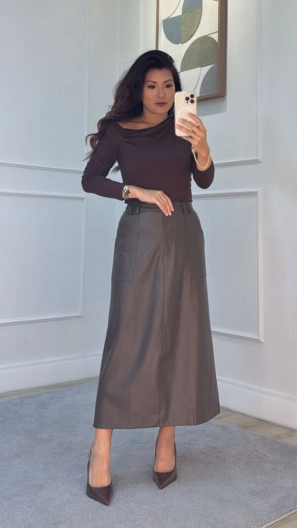 Blusa Malha Ombro Vazado Detalhe Pregas Layla Mangas Longas