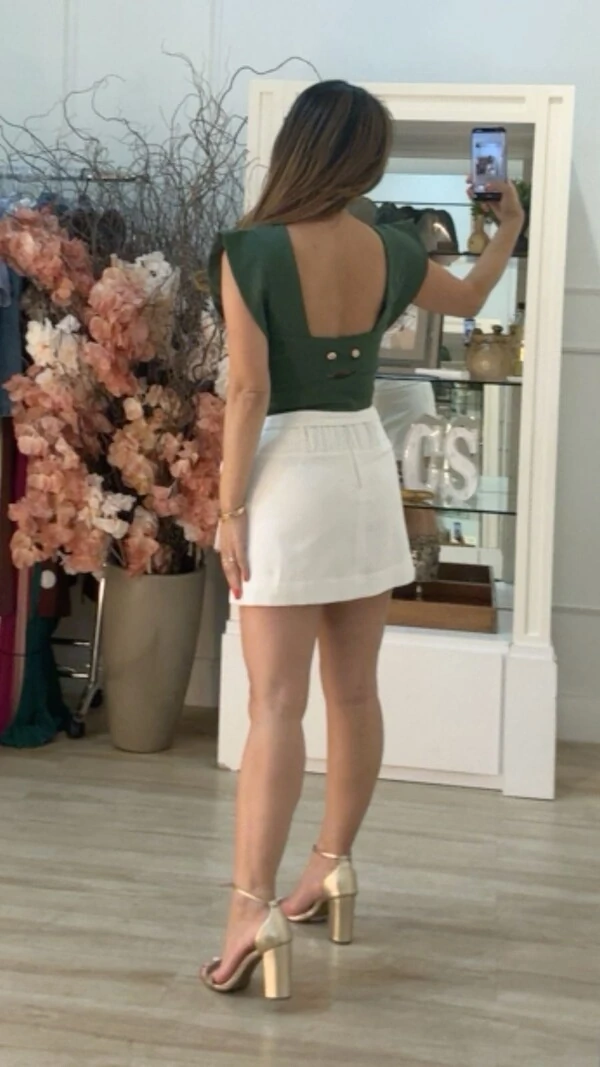 Cropped Alfaiataria Camila Posterior Com Botões Duplos Em Espiral