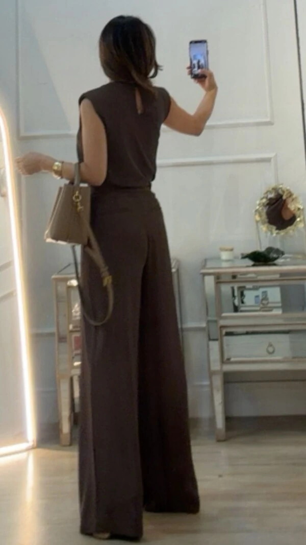 Calça Pantalona Alfaiataria Eleonor Cinto Com Detalhe De Pedra Quartzo