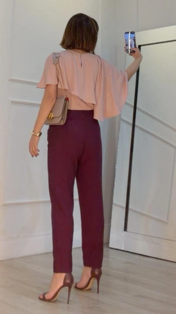 Blusa Crepe Laura Com Sobreposição De Babado Assimétrico