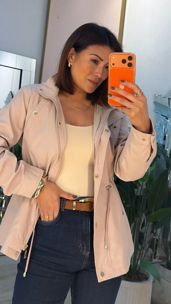Parka Casaco Capuz Removivel Kamila Detalhe De Bolsos No Busto