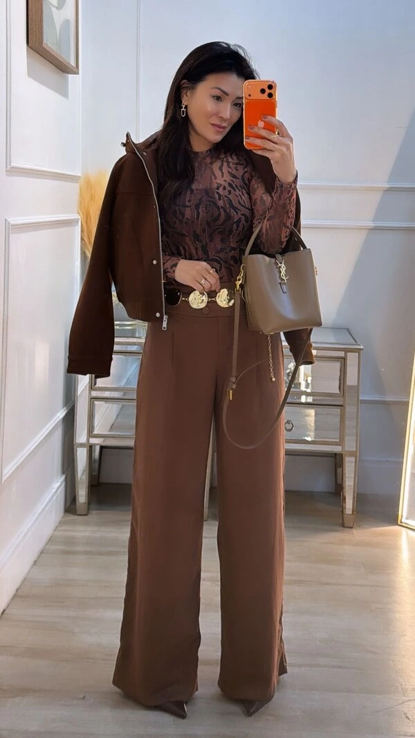 Calça Pantalona Suellen Pala Larga Transpassada Botões Forrados