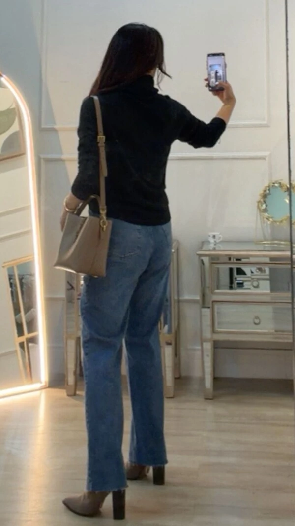 Blusa Tricot Gola Rolê Sandra Nervuras Caneladas Na Horizontal