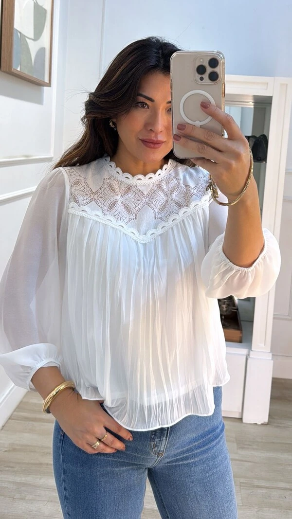 Blusa Crepe Plissada Flávia Detalhe De Renda Com Sianinha
