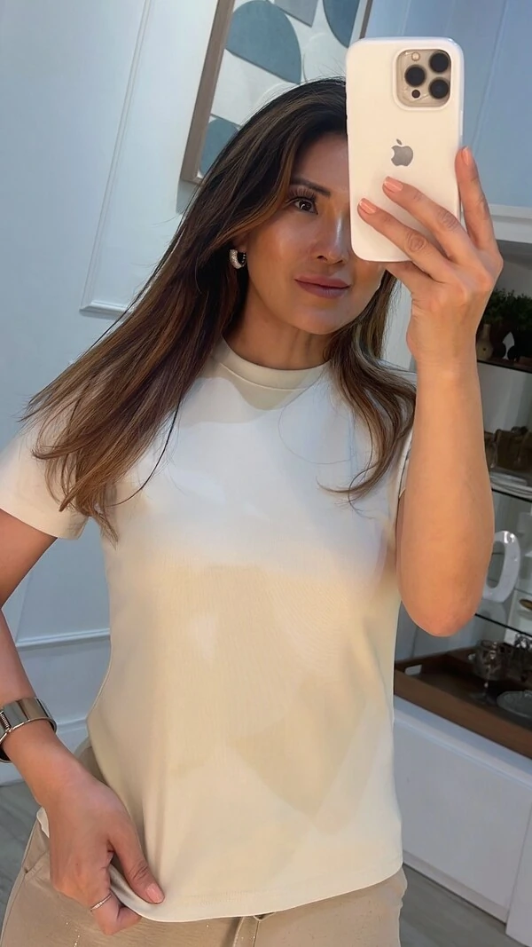 Blusa De Malha Bruna Mangas Curtas