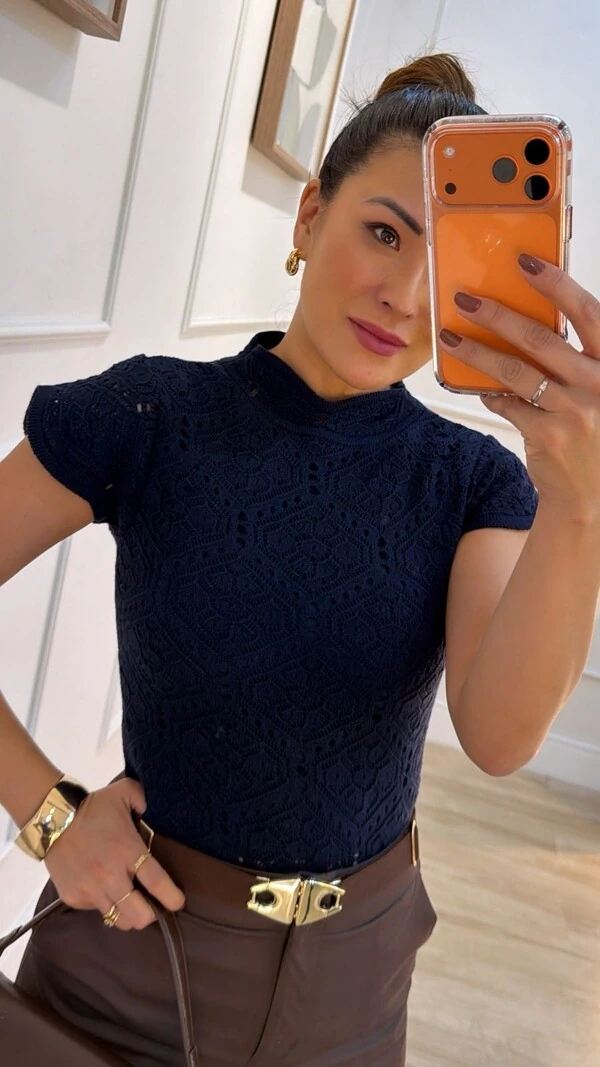 Blusa Tricot Com Entremeios Gola Alta Sandy Punhos E Barrado Ondulados