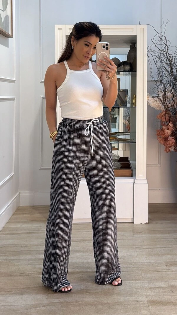 Blusa Regata Olivia Malha Canelada Decote Quadrado