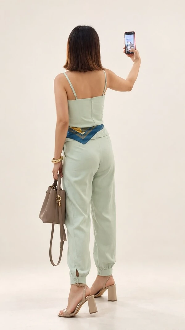 Blusa Regata Decote Coração Gisele Com Cinto Fino