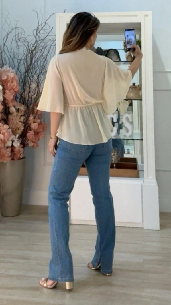 Bata Chiffon Mangas Em Evasê Thainá Elástico Franzido No Barrado