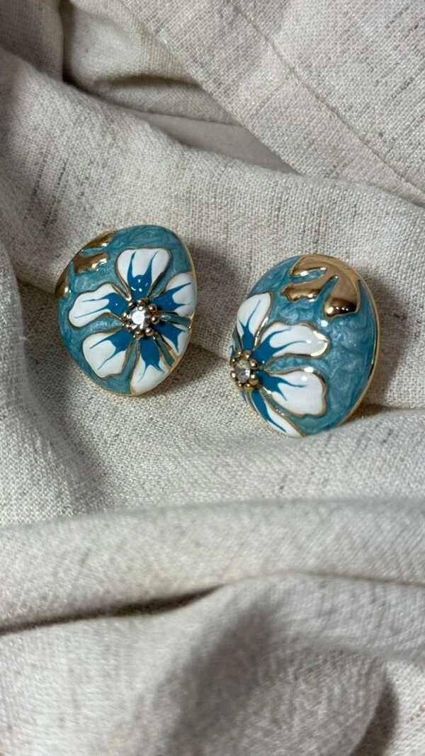Brinco Grande Resinado Detalhe De Flor Resinada Com Strass