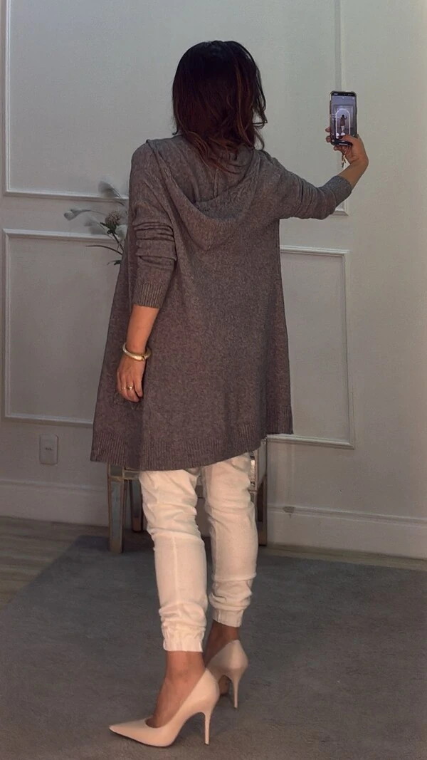 Maxi Cardigan Tricot Adriane Com Detalhe Trançado E Capuz