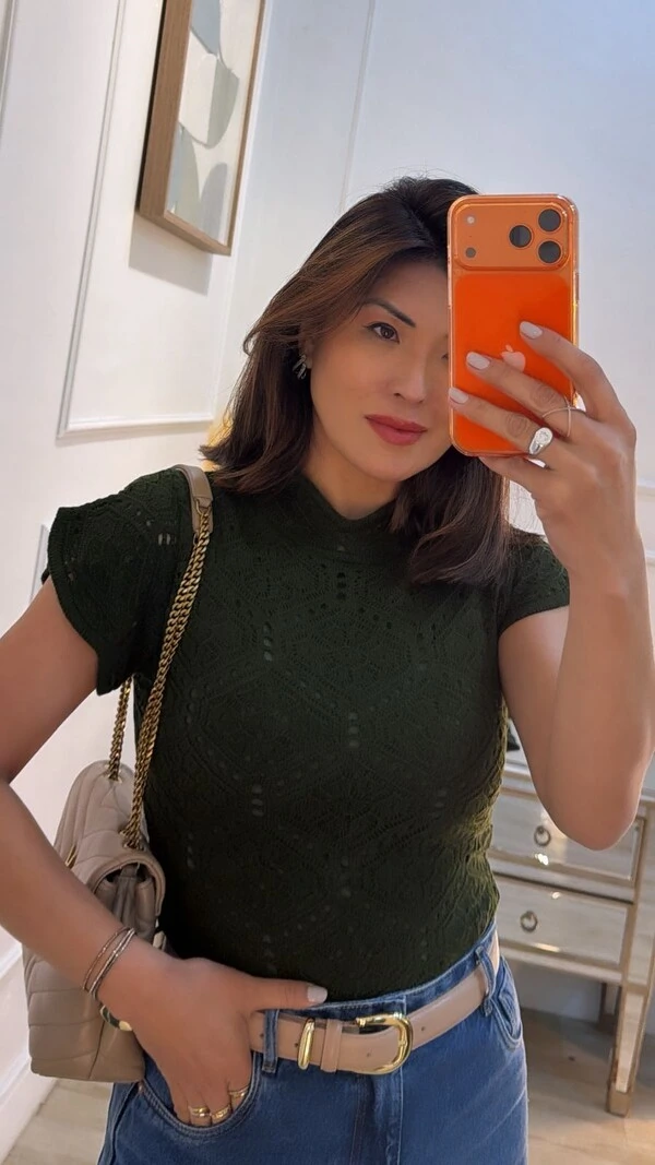 Blusa Tricot Com Entremeios Gola Alta Sandy Punhos E Barrado Ondulados