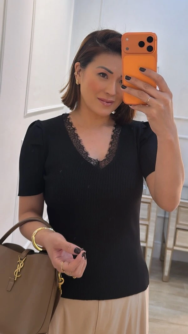 Blusa Canelada Decote V Karina Mangas Princesa