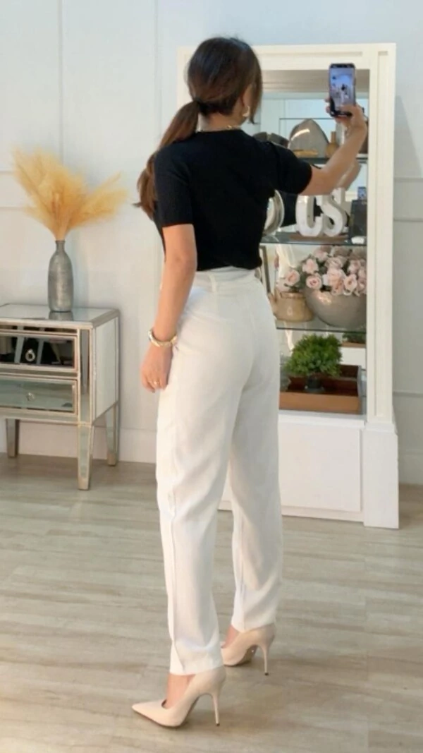 Blusa Tricot Nervuras Ellie Decote V E Mangas Curtas