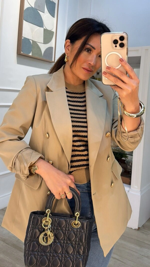 Blazer Alongado Karina Botões Duplos Dourados E Lapelas