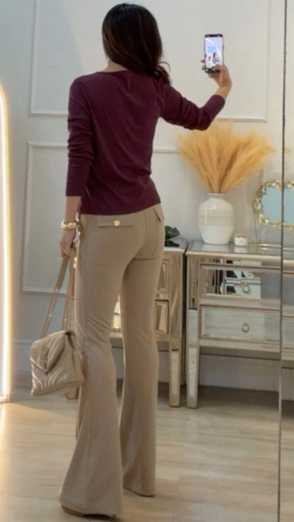 Blusa Decote Assimétrico Brooke Mangas Longas