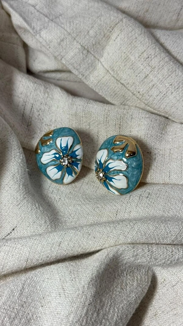 Brinco Grande Resinado Detalhe De Flor Resinada Com Strass