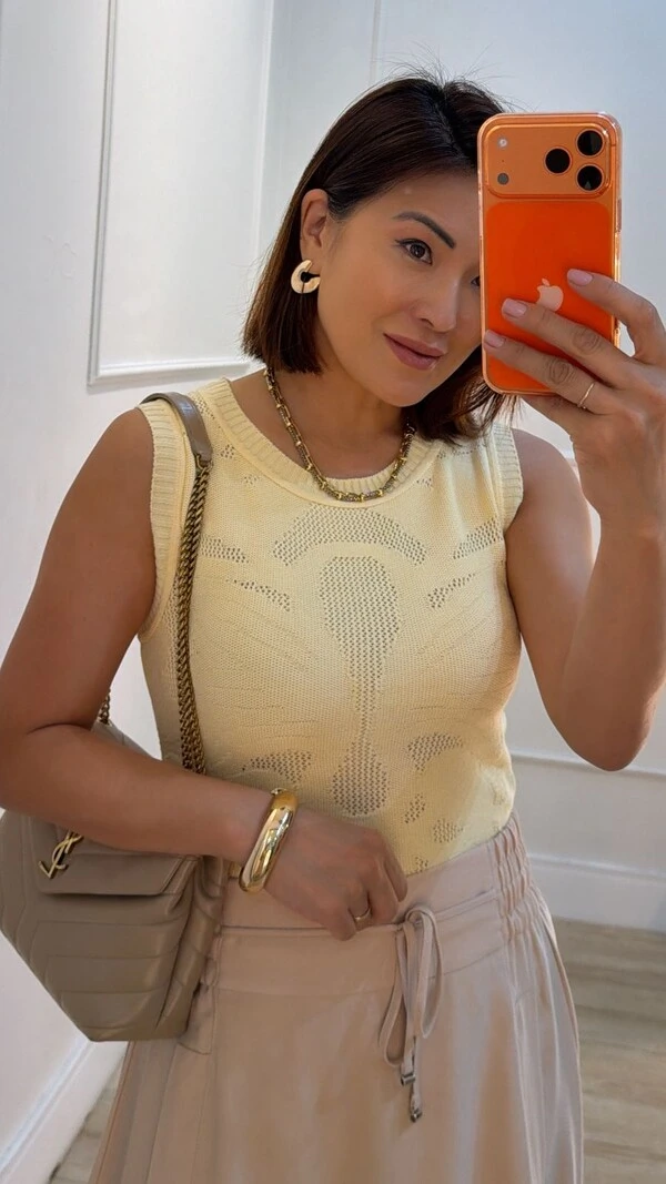 Blusa Regata Tricot Eyshila Com Texturas E Entremeios