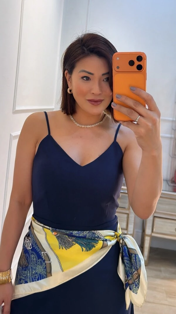 Vestido Midi Evasê Decote V Soraya Bolsos Frontais