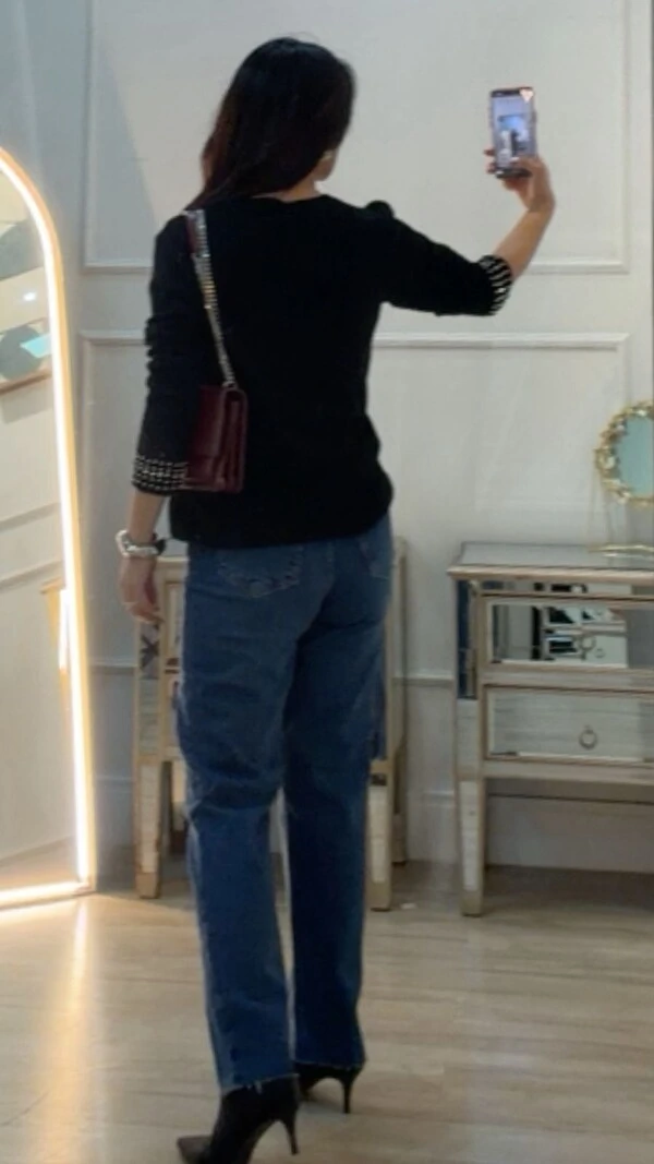 Blusa Tricot Nervura Frontal Taty Punhos Com Aplicações