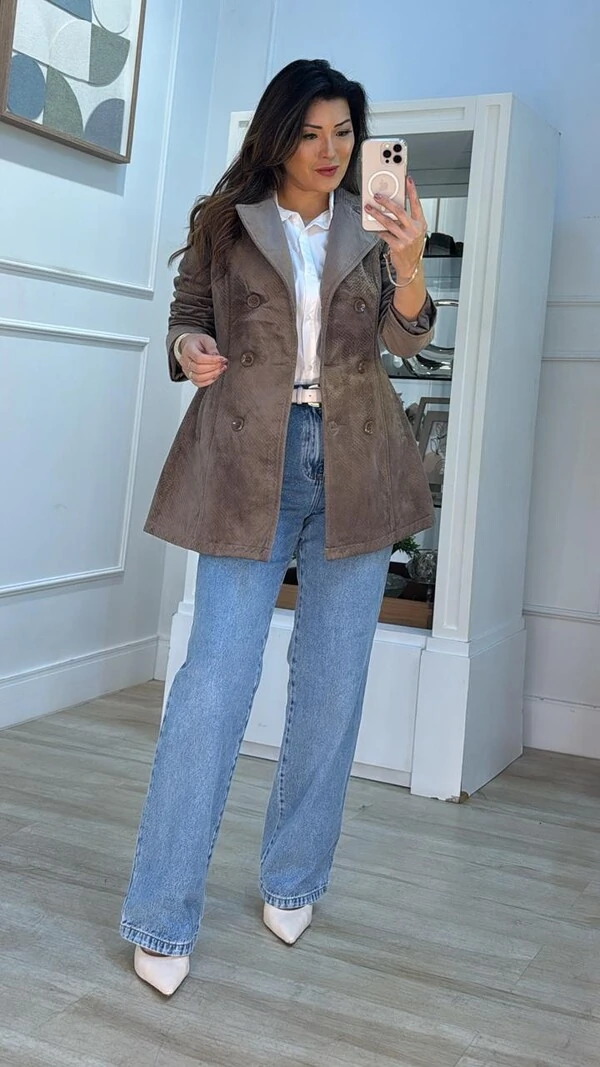 Casaco Sobretudo Gisele Veludo Cotelê Com Botões Duplos Frontais