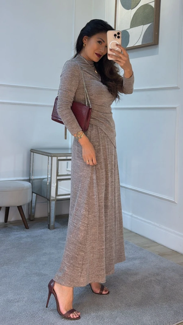Conjunto Lanzinha Viena Blusa Barrado Assimétrico E Saia Midi