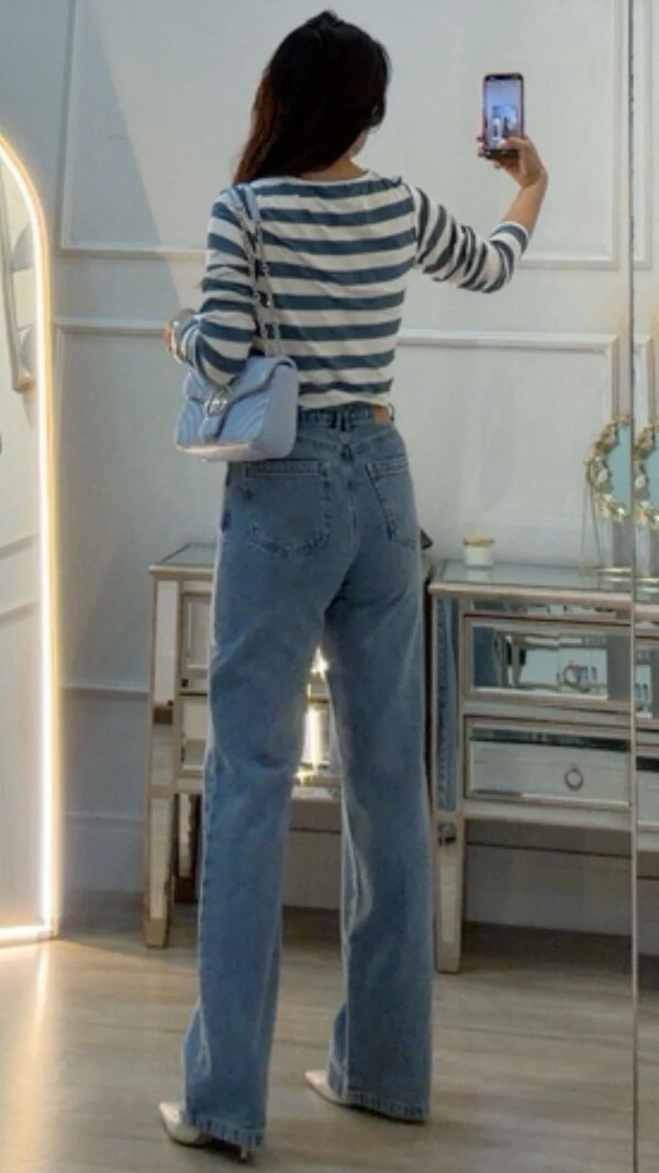 Blusa Listrada Dafne Detalhe De Prega Frontal