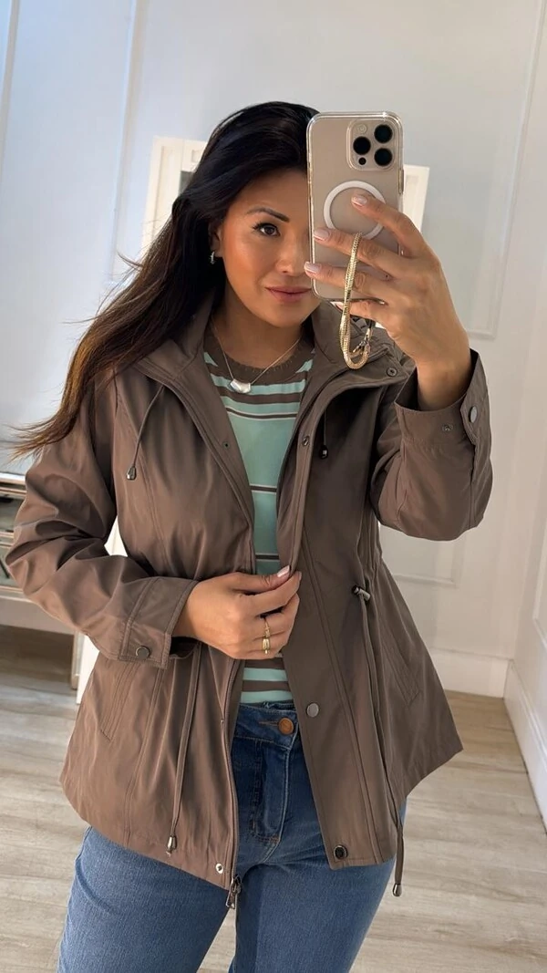 Parka Com Capuz Removível Noelle Ombros E Bolsos Pespontados