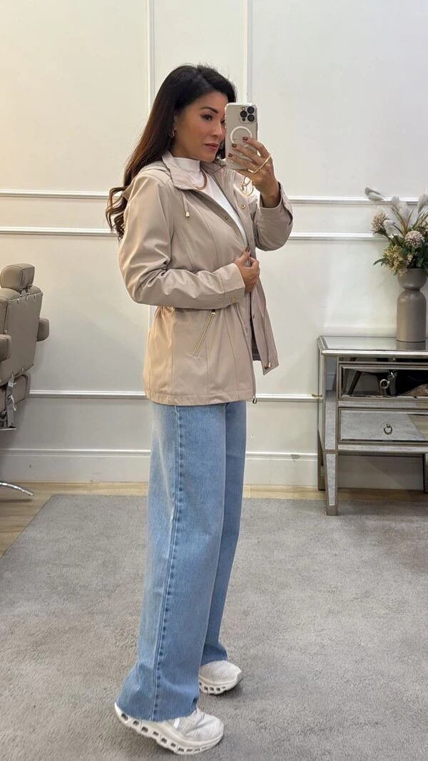 Parka Forro Peluciado Nina Bolsos Com Zíper Diagonais Dourados