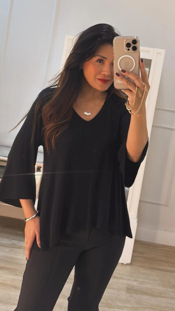 Blusa Ampla Decote V Thayna Mangas 7/8 Evasê