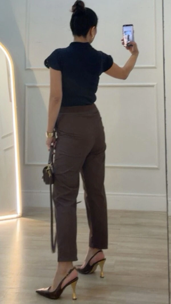 Blusa Tricot Com Entremeios Gola Alta Sandy Punhos E Barrado Ondulados