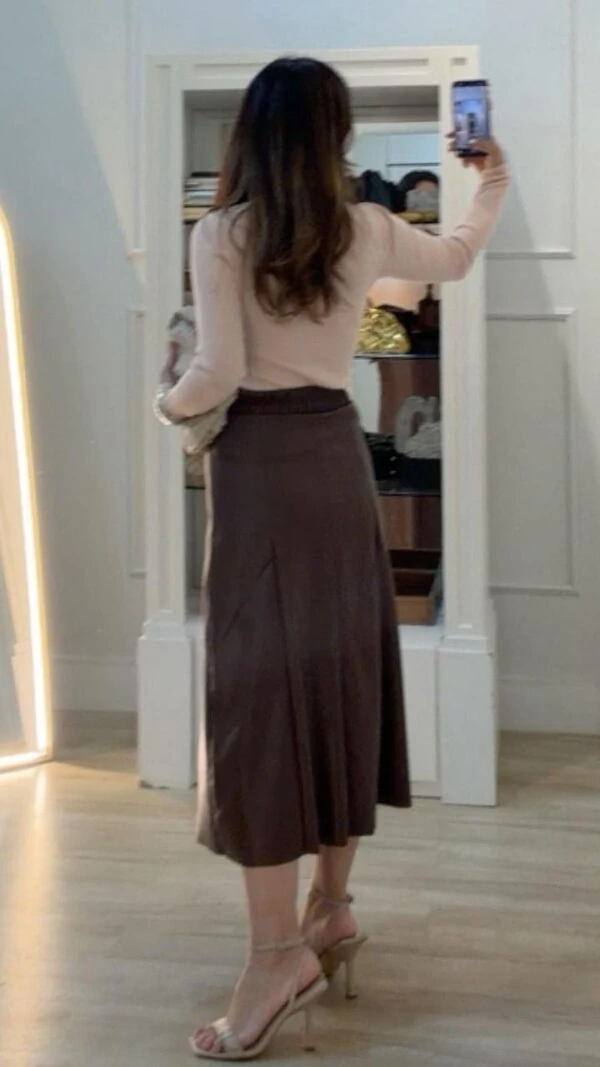 Blusa Tricot Canelado Joyce Recorte Vazado Em V No Busto