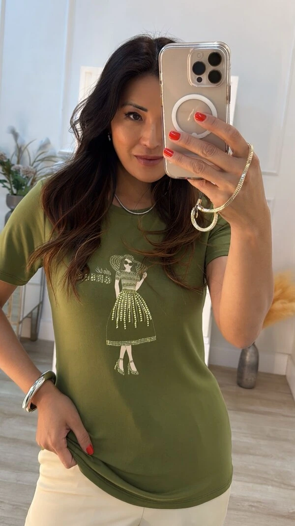 T-Shirt Estampa Mulher Com Chapéu Escrita Dark Green