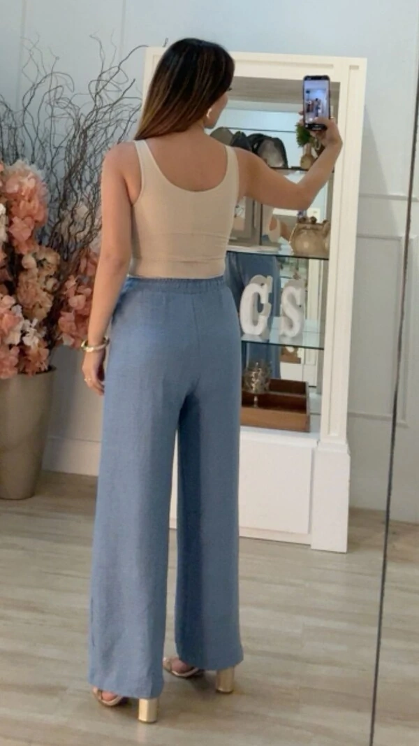 Calça Pantalona Pala Larga Paola Bolsos E Amarração Frontal