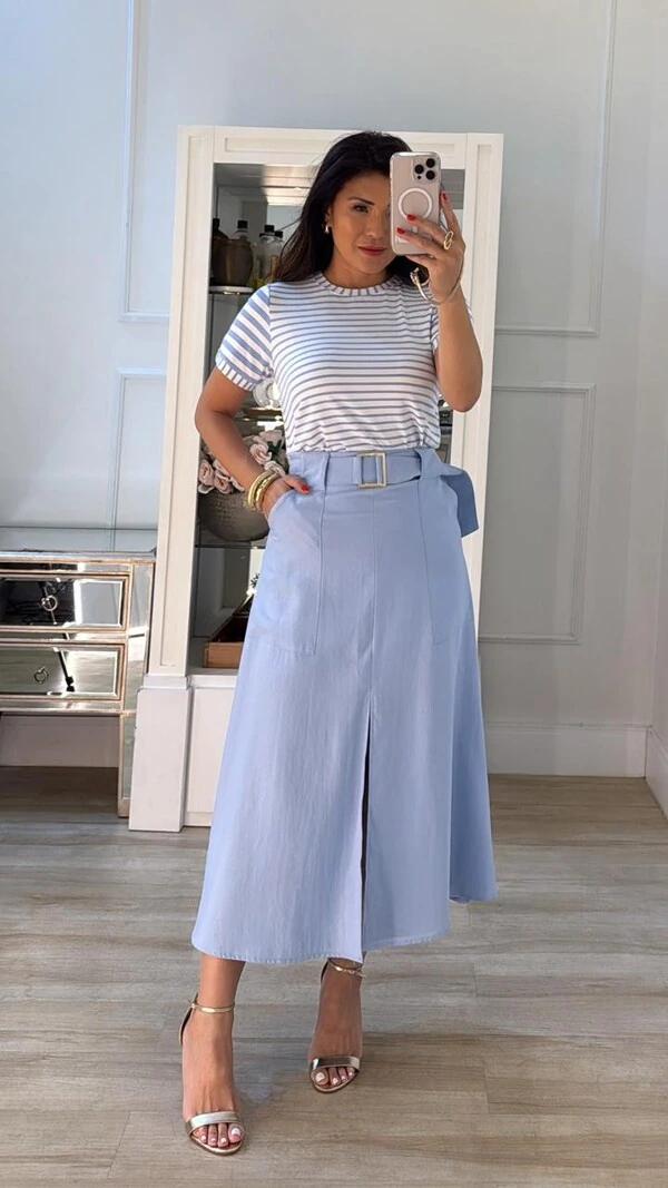 Blusa Listrada Leticia Mangas Curtas Detalhe De Botão Nos Punhos