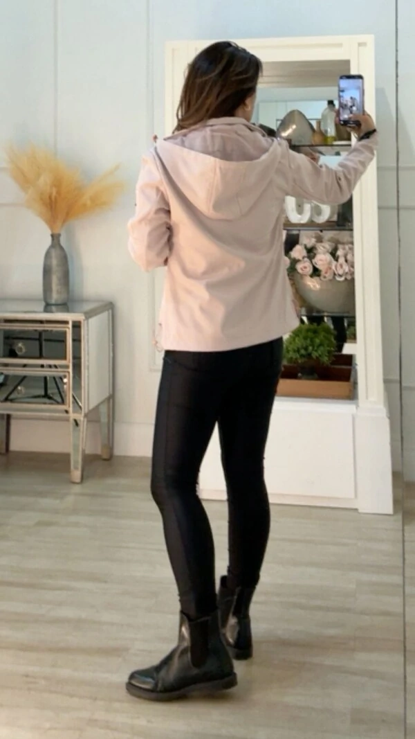 PRÉ-VENDA ENVIO ESTIMADO 28/11 Jaqueta Com Capuz Pitty Puxadores Reguláveis No Barrado