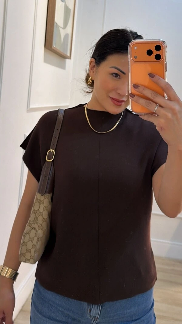 Blusa Tricot Ampla Ombros Com Nervura Eliza Gola Média