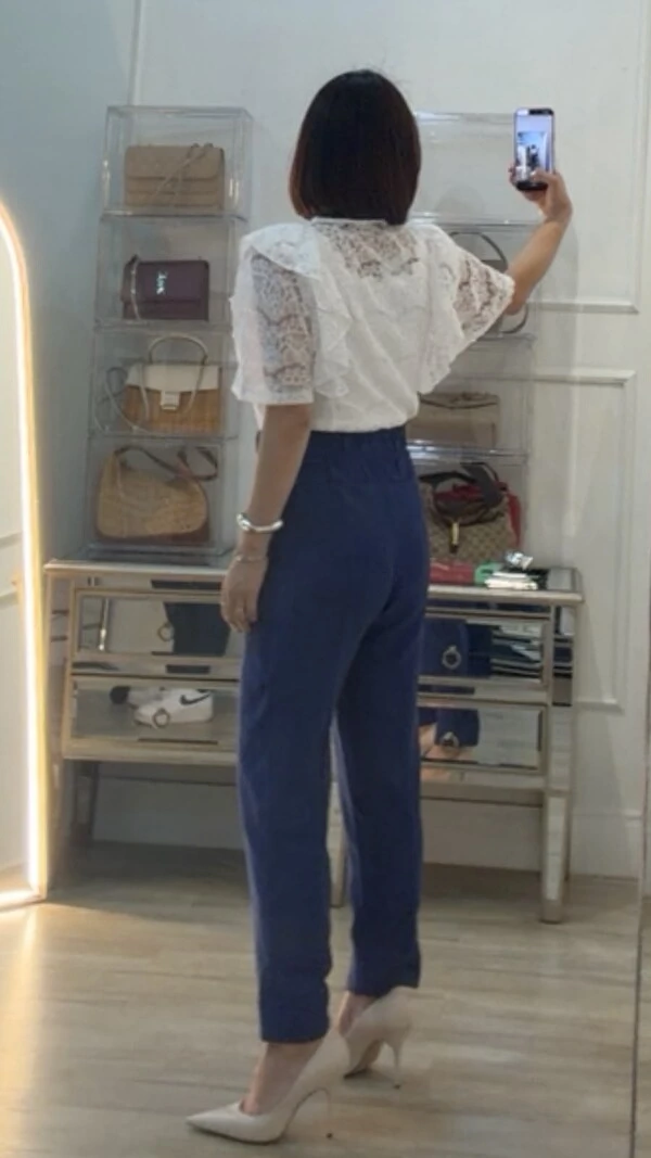 Blusa De Renda Decote V Fabiana Com Babados