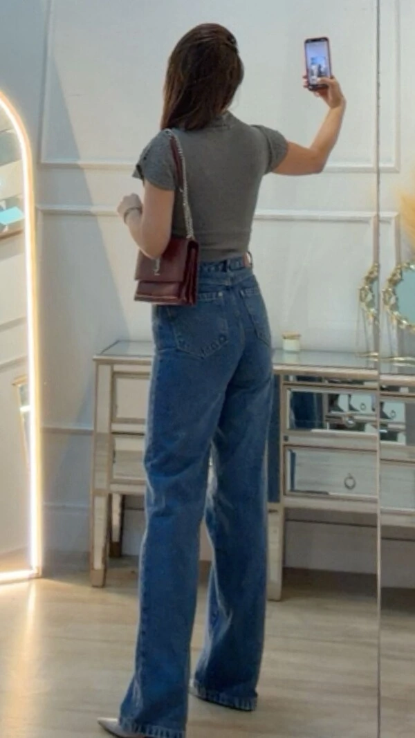 Blusa Tricot Com Entremeios Gola Alta Sandy Punhos E Barrado Ondulados