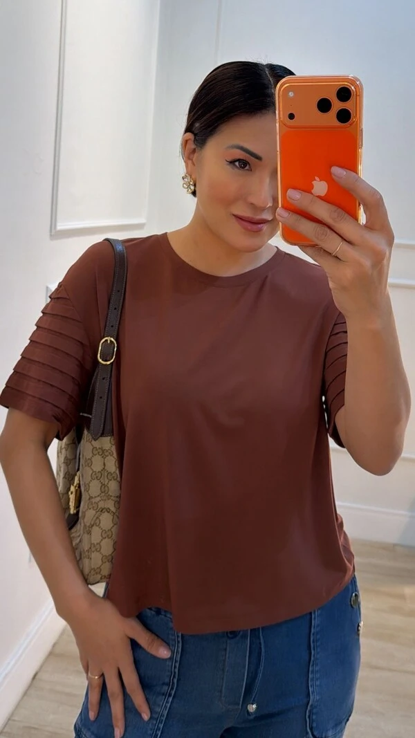 Blusa De Malha Ampla Barbara Mangas Curtas Com Recortes