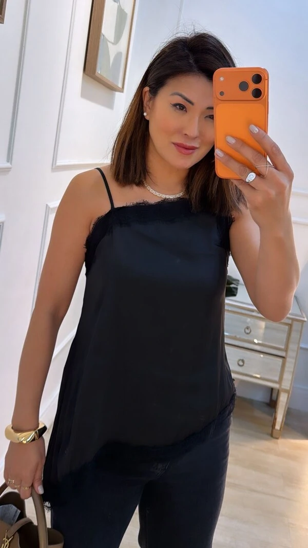 Blusa Cetim Assimétrica Ticiane Detalhe De Renda