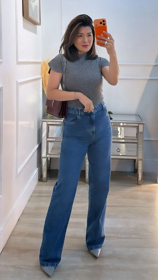 Blusa Tricot Com Entremeios Gola Alta Sandy Punhos E Barrado Ondulados