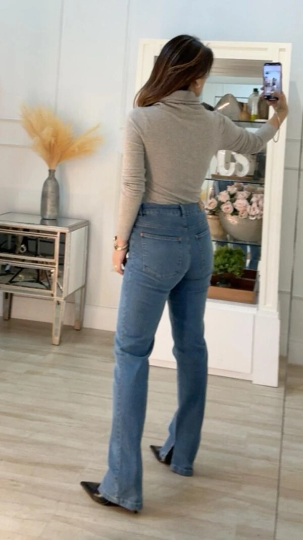 Blusa Tricot Gola Rolê Mia Nervuras Onduladas Frontais